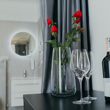 Poppy Downtown Suites Sarajevo ซาราเยโว ภายนอก รูปภาพ